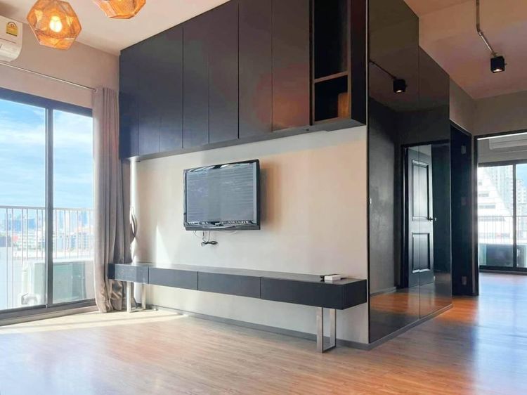 ตกแต่งครบ 2013 Noble Development 73 ตร.ม. 2 ห้องนอน 2 ห้องน้ำ คอนโดสำหรับ ขายใน สามเสนใน รูปที่ 2