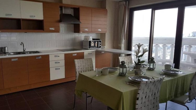 ตกแต่งครบ 2010 อื่นๆ 191 ตร.ม. 3 ห้องนอน 2 ห้องน้ำ คอนโดสำหรับ ขายใน สีลม รูปที่ 2