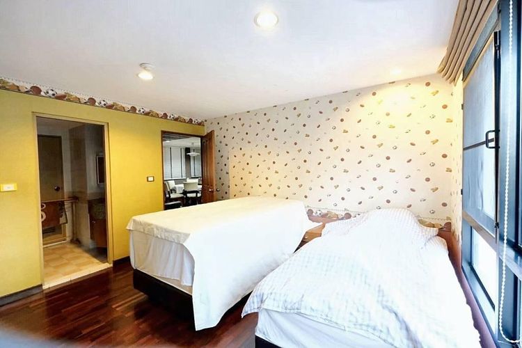 ตกแต่งครบ 2010 อื่นๆ 144 ตร.ม. 3 ห้องนอน 2 ห้องน้ำ คอนโดสำหรับ ขายใน คลองเตยเหนือ รูปที่ 4