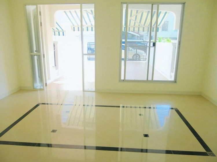 อื่นๆ 200 ตร.ม. 3 ห้องนอน 4 ห้องน้ำ ทาวน์เฮาส์สำหรับ ขายใน สวนหลวง รูปที่ 3
