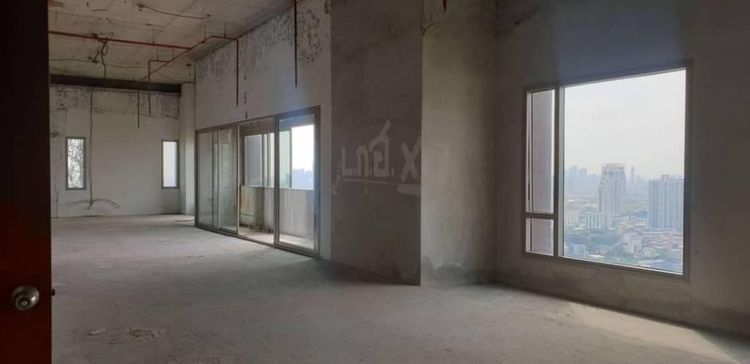 295 ตร.ม. 4 ห้องนอน 4 ห้องน้ำ คอนโดสำหรับ ขายใน พระโขนง