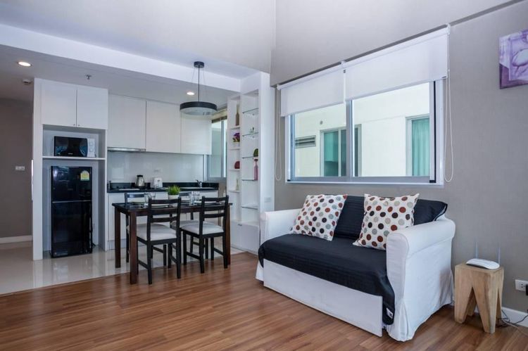 ตกแต่งครบ 2010 อื่นๆ 58 ตร.ม. 1 ห้องนอน 2 ห้องน้ำ คอนโดสำหรับ ขายใน ลุมพินี รูปที่ 2