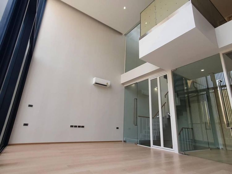 2019 Chewathai 301 ตร.ม. 3 ห้องนอน 3 ห้องน้ำ ทาวน์เฮาส์สำหรับ ขายใน คลองตัน รูปที่ 3