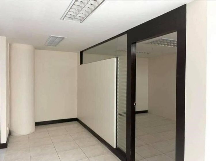 193 ตร.ม. สำนักงานสำหรับ ขาย &amp; เช่าใน คลองตัน รูปที่ 3