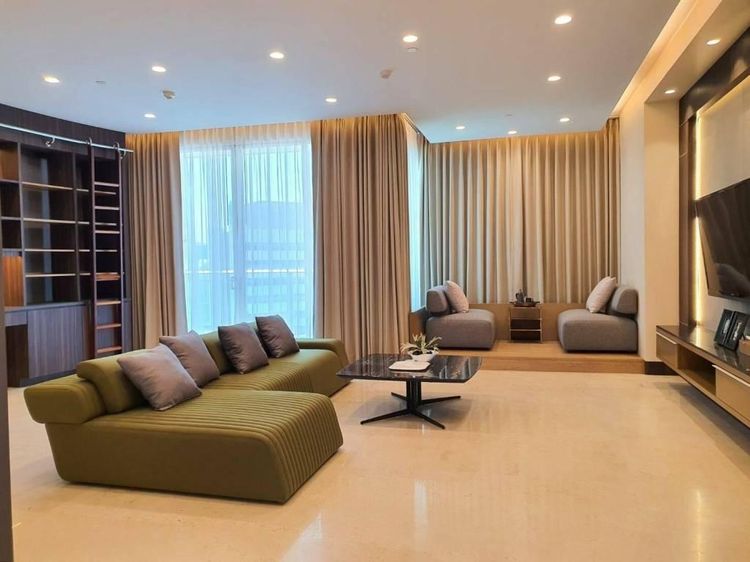 275 ตร.ม. 3 ห้องนอน 3 ห้องน้ำ คอนโดสำหรับ ขายใน สีลม