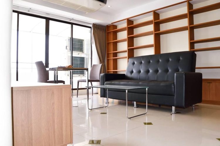 77 ตร.ม. 2 ห้องนอน 1 ห้องน้ำ คอนโดสำหรับ ขายใน สีลม