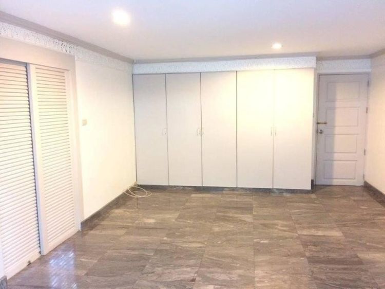150 ตร.ม. 2 ห้องนอน 3 ห้องน้ำ คอนโดสำหรับ ขายใน คลองเตย