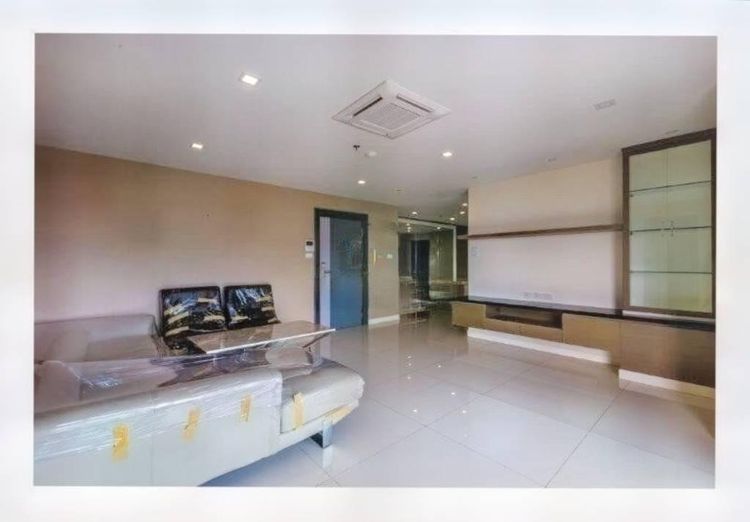 156 ตร.ม. 2 ห้องนอน 2 ห้องน้ำ คอนโดสำหรับ ขายใน คลองเตยเหนือ