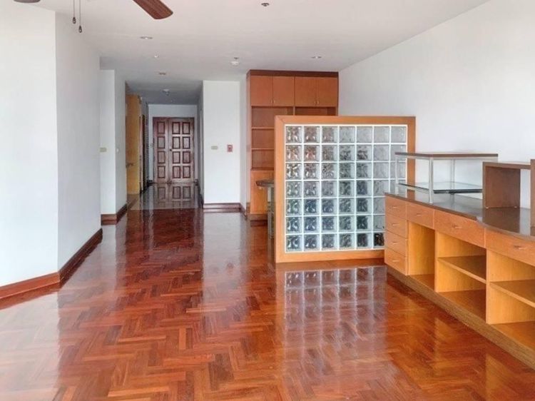 ตกแต่งครบ 2010 อื่นๆ 165 ตร.ม. 2 ห้องนอน 2 ห้องน้ำ คอนโดสำหรับ ขายใน บางโคล่ รูปที่ 3