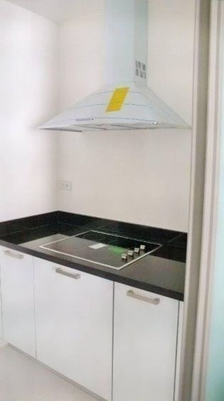 ตกแต่งครบ 2010 อื่นๆ 87 ตร.ม. 1 ห้องนอน 2 ห้องน้ำ คอนโดสำหรับ ขายใน ลุมพินี รูปที่ 3