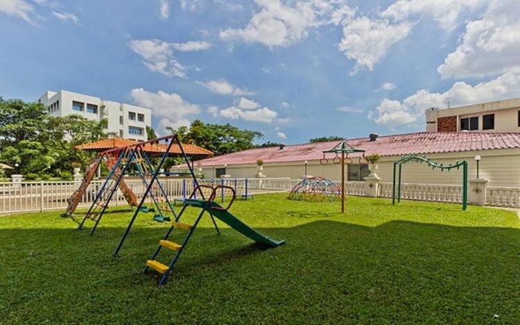 ตกแต่งครบ 2010 อื่นๆ 164 ตร.ม. 3 ห้องนอน 3 ห้องน้ำ คอนโดสำหรับ ขายใน คลองตันเหนือ รูปที่ 3