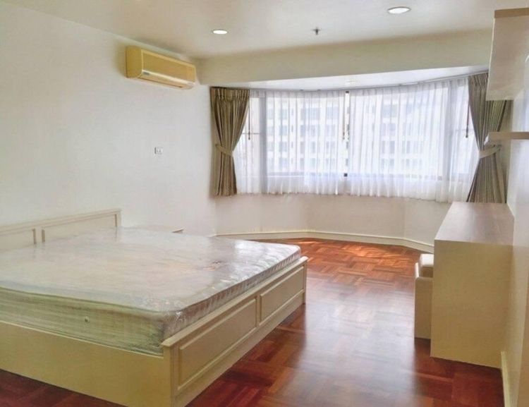 ตกแต่งครบ 2010 อื่นๆ 132 ตร.ม. 2 ห้องนอน 3 ห้องน้ำ คอนโดสำหรับ ขายใน คลองตันเหนือ รูปที่ 3