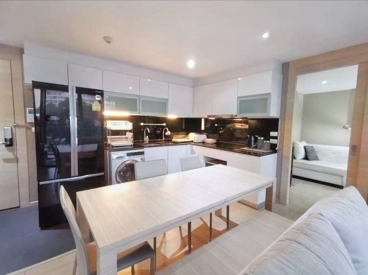 ตกแต่งครบ 2014 อื่นๆ 66 ตร.ม. 2 ห้องนอน 2 ห้องน้ำ คอนโดสำหรับ ขายใน สีลม รูปที่ 3