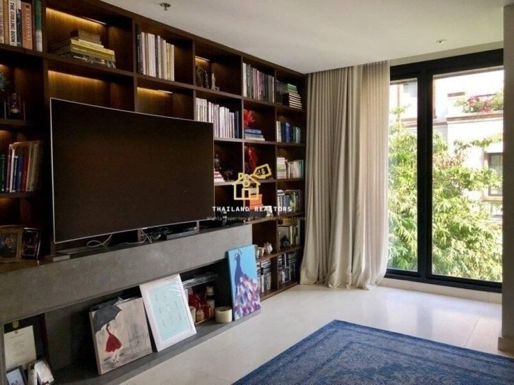 ตกแต่งครบ 2014 อื่นๆ 197 ตร.ม. 2 ห้องนอน 3 ห้องน้ำ คอนโดสำหรับ ขายใน ทุ่งมหาเมฆ รูปที่ 3