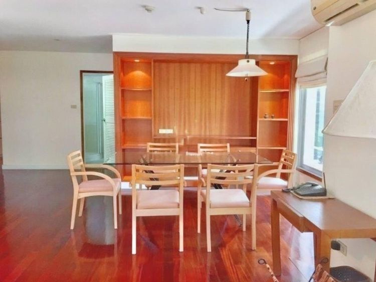 ตกแต่งครบ 2010 อื่นๆ 181 ตร.ม. 3 ห้องนอน 3 ห้องน้ำ คอนโดสำหรับ ขายใน ลุมพินี รูปที่ 3