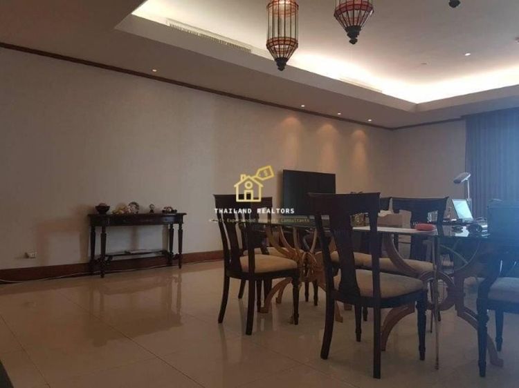 ตกแต่งครบ 2012 อื่นๆ 215 ตร.ม. 3 ห้องนอน 3 ห้องน้ำ คอนโดสำหรับ ขายใน ยานนาวา รูปที่ 4