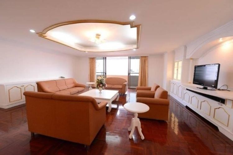 ตกแต่งครบ 2010 อื่นๆ 350 ตร.ม. 3 ห้องนอน 3 ห้องน้ำ คอนโดสำหรับ ขายใน คลองเตยเหนือ