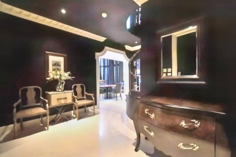 ตกแต่งครบ 2010 อื่นๆ 136 ตร.ม. 3 ห้องนอน 3 ห้องน้ำ คอนโดสำหรับ ขายใน คลองตัน รูปที่ 3