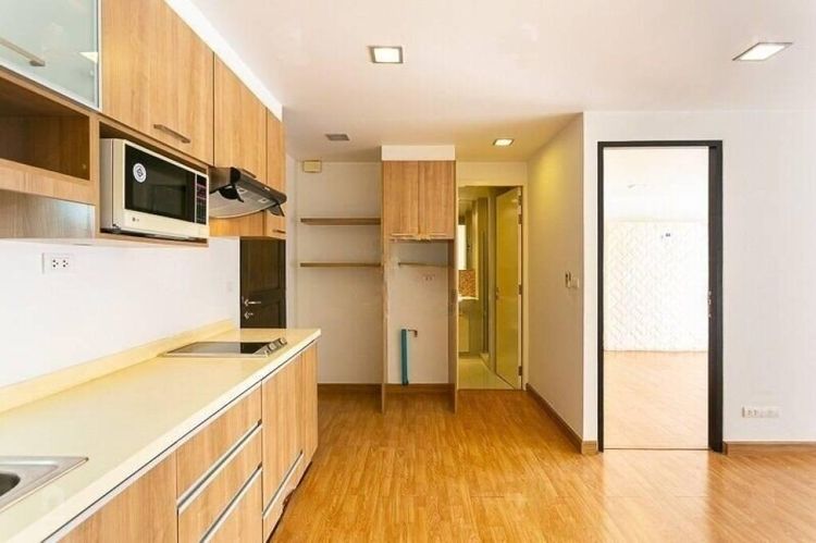 ตกแต่งครบ 2010 อื่นๆ 48 ตร.ม. 1 ห้องนอน 1 ห้องน้ำ คอนโดสำหรับ ขายใน คลองเตยเหนือ รูปที่ 3