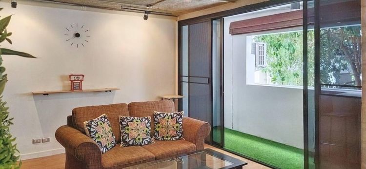 ตกแต่งครบ 2010 อื่นๆ 77 ตร.ม. 1 ห้องนอน 1 ห้องน้ำ คอนโดสำหรับ ขายใน คลองเตยเหนือ รูปที่ 2