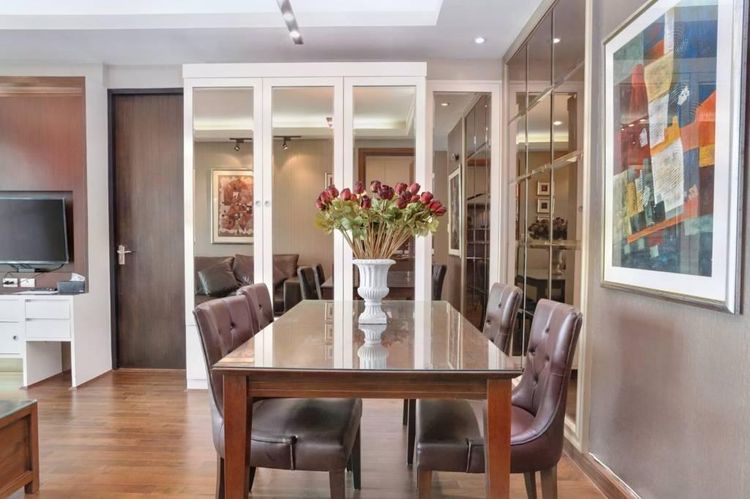 ตกแต่งครบ 2010 AP (Thailand) 105 ตร.ม. 2 ห้องนอน 2 ห้องน้ำ คอนโดสำหรับ ขายใน ลุมพินี รูปที่ 4