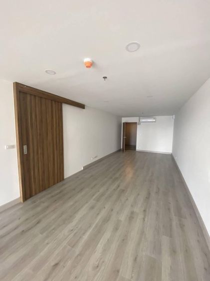 2010 อื่นๆ 68 ตร.ม. สตูดิโอ 1 ห้องน้ำ คอนโดสำหรับ ขายใน สีลม