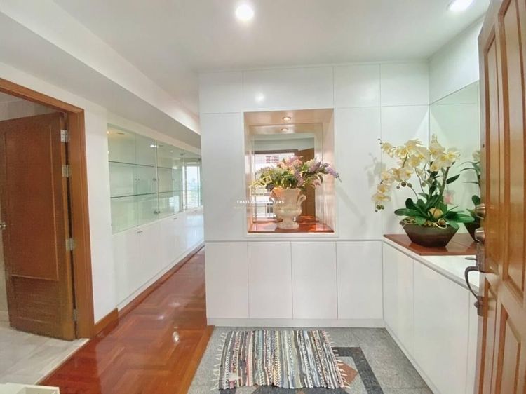 ตกแต่งครบ 2010 อื่นๆ 140 ตร.ม. 2 ห้องนอน 2 ห้องน้ำ คอนโดสำหรับ ขายใน คลองตันเหนือ รูปที่ 4