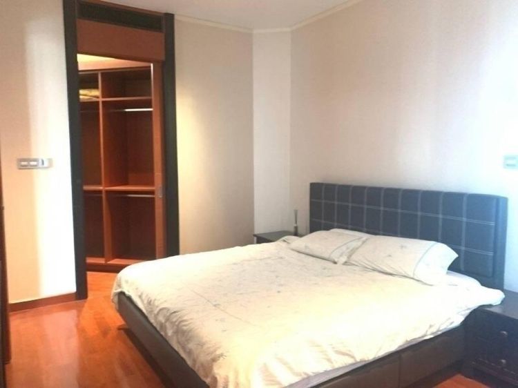 127 ตร.ม. 3 ห้องนอน 2 ห้องน้ำ คอนโดสำหรับ ขายใน สีลม