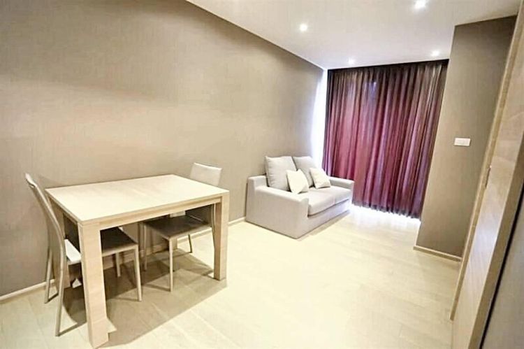 ตกแต่งครบ 2014 อื่นๆ 33 ตร.ม. 1 ห้องนอน 1 ห้องน้ำ คอนโดสำหรับ ขายใน สีลม รูปที่ 4