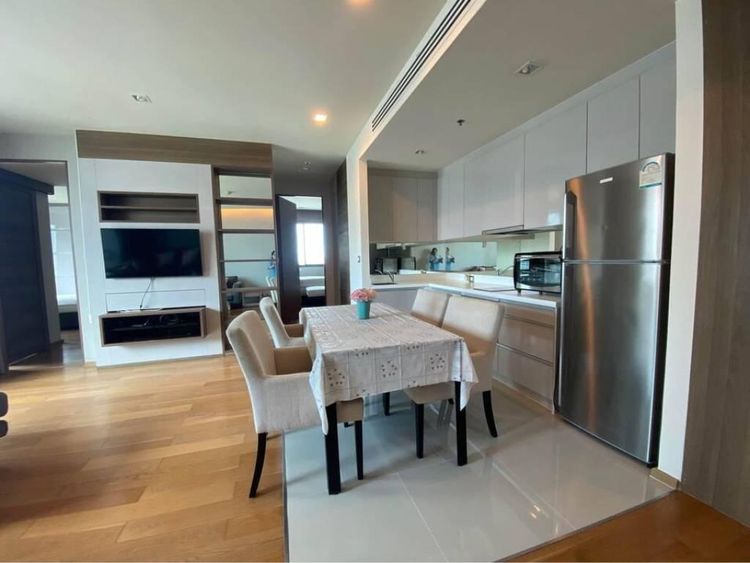 ตกแต่งครบ 2012 AP (Thailand) 80 ตร.ม. 2 ห้องนอน 2 ห้องน้ำ คอนโดสำหรับ ขายใน สีลม รูปที่ 3