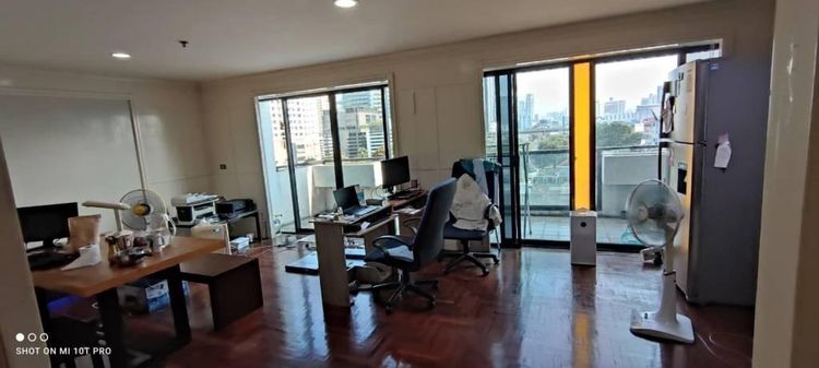 189 ตร.ม. 3 ห้องนอน 2 ห้องน้ำ คอนโดสำหรับ ขายใน คลองเตยเหนือ