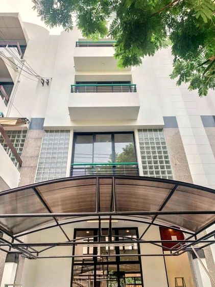 ตกแต่งครบ อื่นๆ 313 ตร.ม. 4 ห้องนอน 3 ห้องน้ำ ทาวน์เฮาส์สำหรับ ขายใน พระโขนงเหนือ