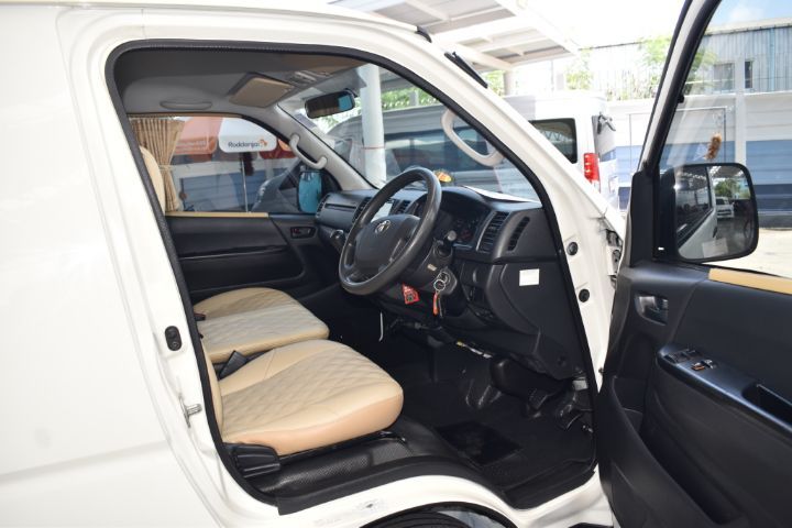 Toyota Hiace 2014 3.0 GL Van ดีเซล เกียร์ธรรมดา ขาว รูปที่ 3