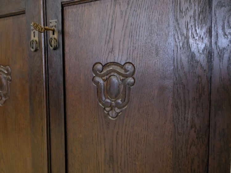 ตู้เสื้อผ้า 2บานเปิด สไตล์วินเทจ สีไม้วอลนัท งานยุโรปมาจากเยอรมนี รูปที่ 7