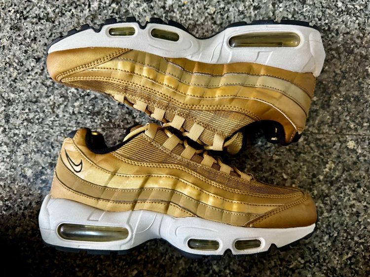 Nike Air Max Classic 95 Premium QS Metallic Gold เบอร์41