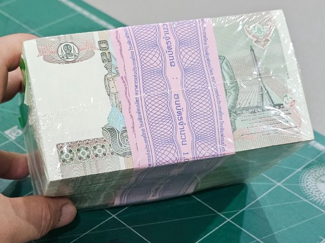 ธนบัตรยกแหนบ 100 ใบ เรียงเลข ธนบัตร 20 บาท แบบ 15 รัชกาลที่9 ไม่ผ่านใช้ สภาพสวย

 รูปที่ 5