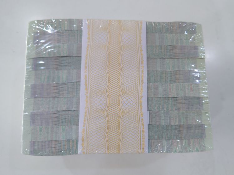 ธนบัตรยกแหนบ 100 ใบ เรียงเลข ธนบัตร 20 บาท แบบ 15 รัชกาลที่9 ไม่ผ่านใช้ สภาพสวย

 รูปที่ 9