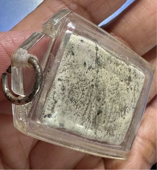 🙏พระสมเด็จเก่า มีหักซ่อมเดิม เลี่ยมเก่า🙏พระสมเด็จพิมพ์อกครุฑ องค์ละ1850 รูปที่ 16