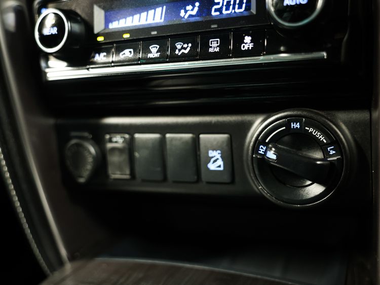Toyota Fortuner 2021 2.4 V 4WD Utility-car ดีเซล ไม่ติดแก๊ส เกียร์อัตโนมัติ เทา รูปที่ 3