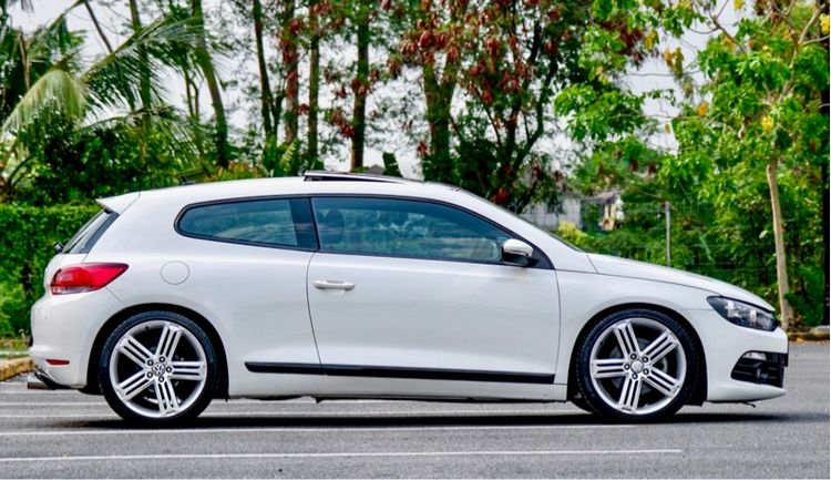 Volkswagen Scirocco 2011 2.0 TSi Highline Sedan เบนซิน ไม่ติดแก๊ส เกียร์อัตโนมัติ ขาว รูปที่ 3