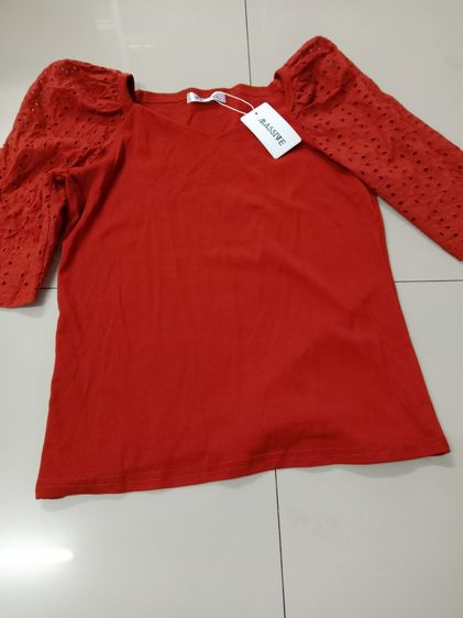 เสื้อยืดคอวี สีส้มอิฐก่อนยืด 32 นิ้ว ยืดได้ 38 นื้วแขนลูกไม้ผ้านิ่มยืด ใส่สบาย รูปที่ 2