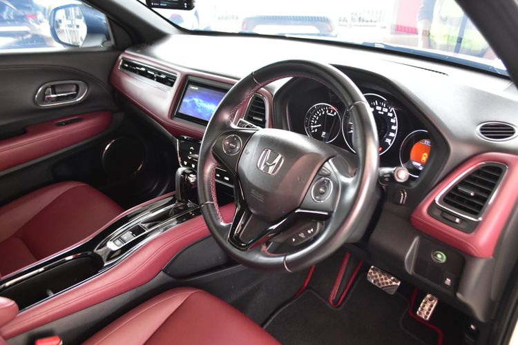 Honda HR-V 2019 1.8 RS Utility-car เบนซิน ไม่ติดแก๊ส เกียร์อัตโนมัติ ขาว รูปที่ 3