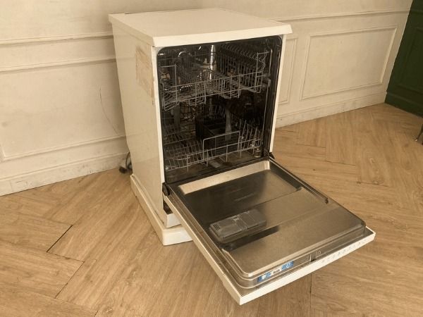 ครื่องล้างจาน ยี่ห้อ ELECTROLUX รุ่น ESF6210LOW รูปที่ 12