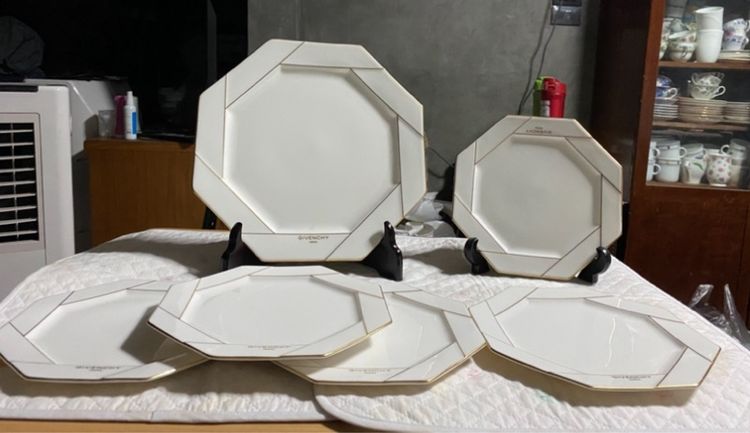 ชุดจานแปดเหลี่ยม 6 ใบ Gi🌿ven 🌲chy