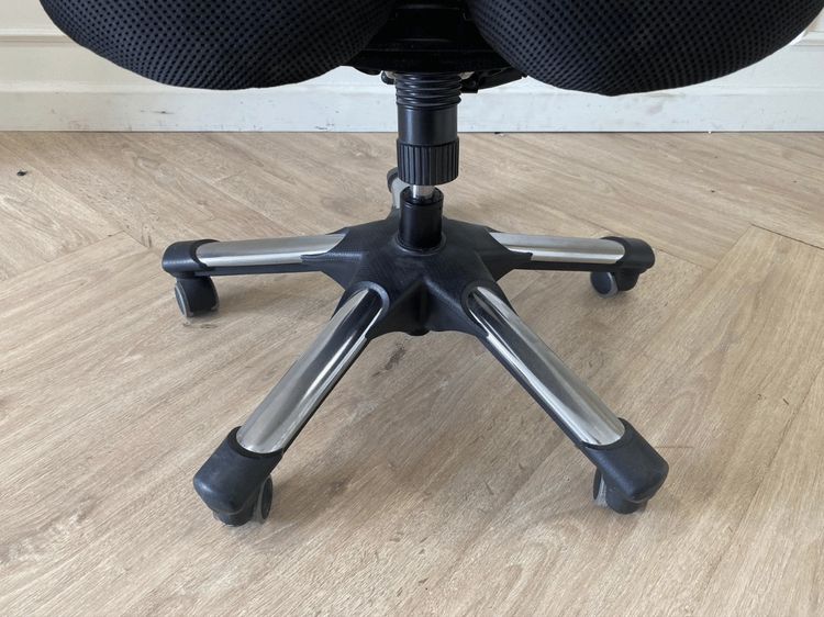 เก้าอี้สำนักงานเพื่อสุขภาพ เบาะผ้า ขาเหล็ก พนักพิงตาข่าย สีดำ รูปที่ 8