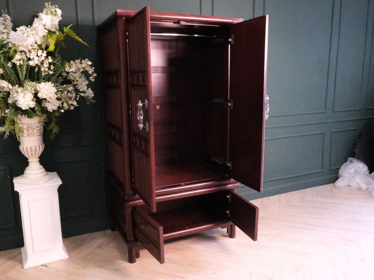 ตู้เสื้อผ้า ตู้ไม้สักทั้งใบ 4 บานเปิด งานคุณภาพจากโรงแรม 5 ดาว รูปที่ 4