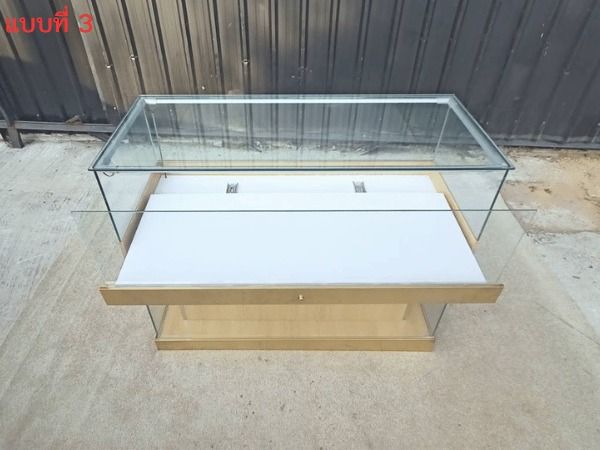 ตู้โชว์กระจก โครงไม้ สไตล์เรียบหรู รูปที่ 15