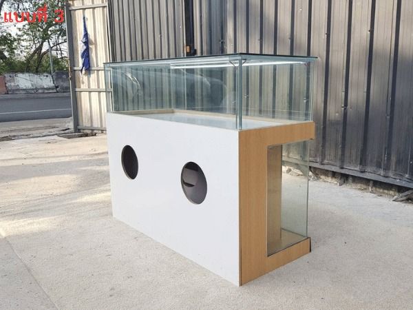 ตู้โชว์กระจก โครงไม้ สไตล์เรียบหรู รูปที่ 16