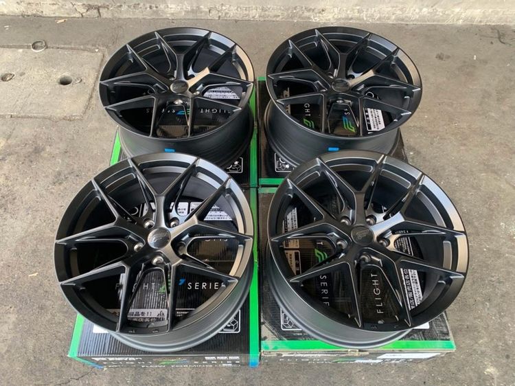 ล้อแม็กมือ1 ขอบ18 ก้านY 5รู100 กว้าง8 ออฟ38 สีดำ ล้อเบา FLOW FORMING งานSEVENFIFTH งานสวยมากๆ