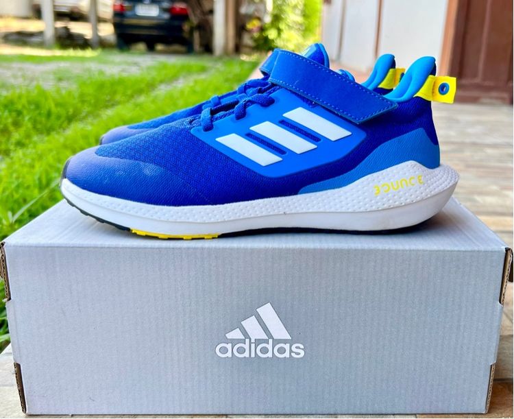 รองเท้าออกกำลังกาย  Adidas ไซส์ 36 